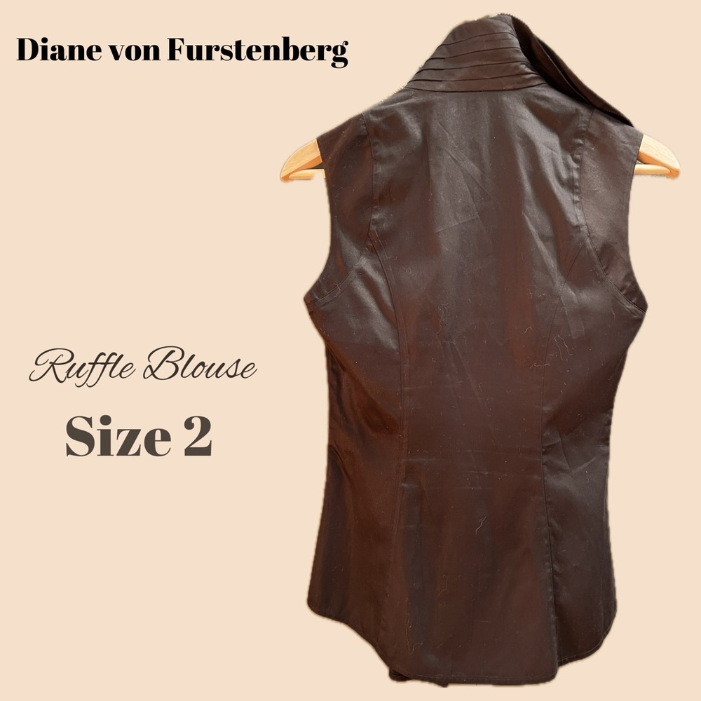 Diane von Furstenberg Ruffle Blouse 🖤 - Picture 3 of 3